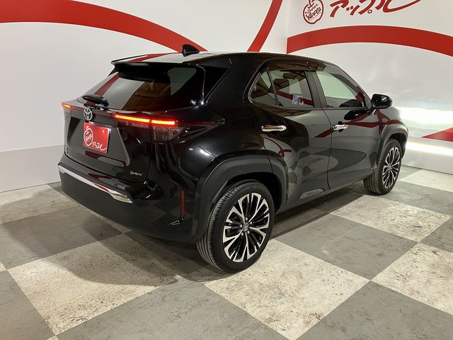 YARIS CROSS HYBRID