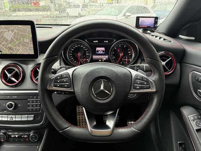 MERCEDES BENZ CLA Shooting Brake