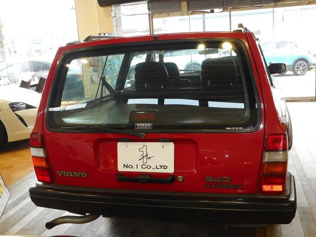 VOLVO 240 ESTATE