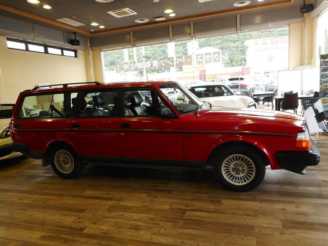 VOLVO 240 ESTATE