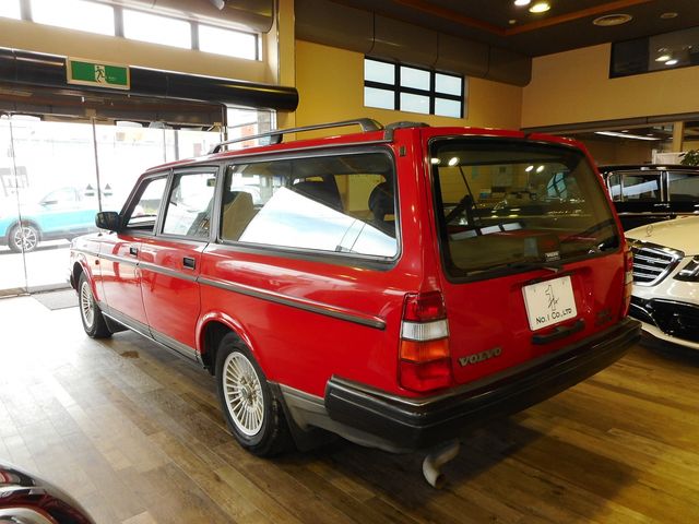 VOLVO 240 ESTATE