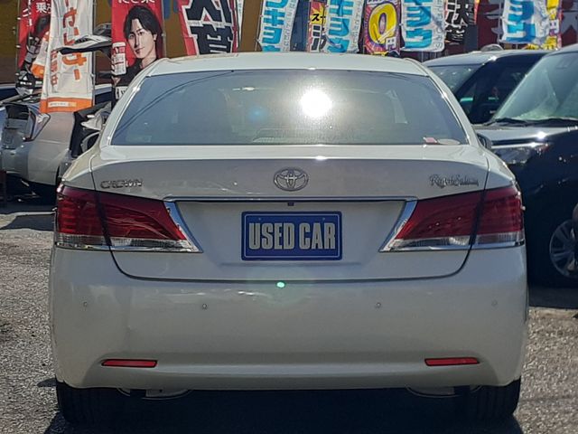 CROWN sedan