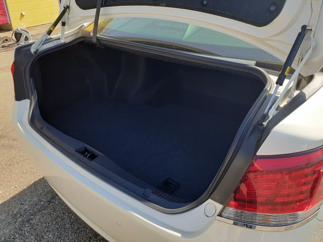CROWN sedan