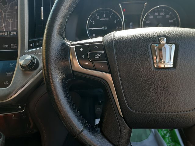 CROWN sedan
