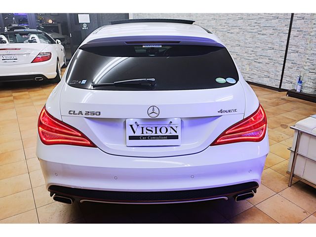 MERCEDES BENZ CLA Shooting Brake