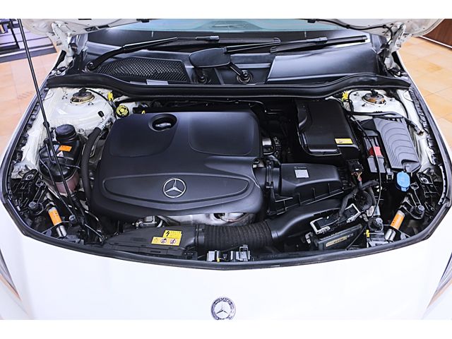 MERCEDES BENZ CLA Shooting Brake