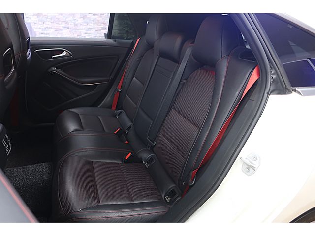 MERCEDES BENZ CLA Shooting Brake