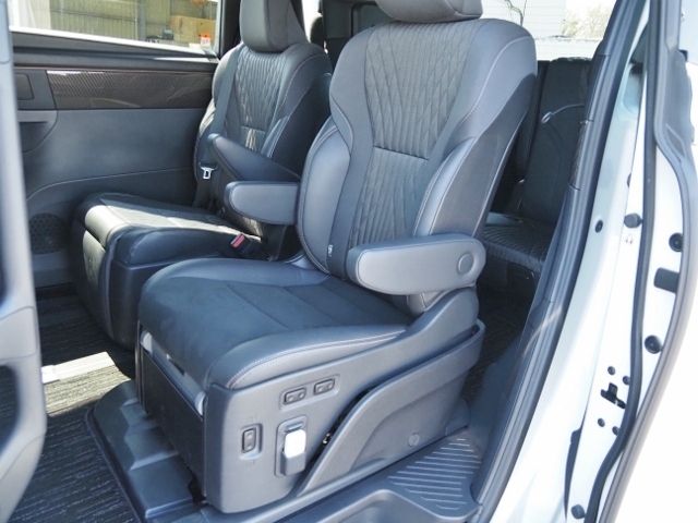 ALPHARD hybrid
