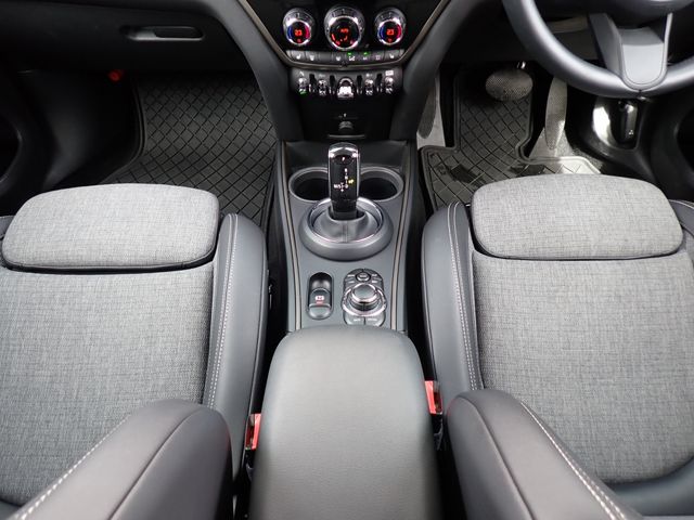 MINI COOPER D CROSSOVER
