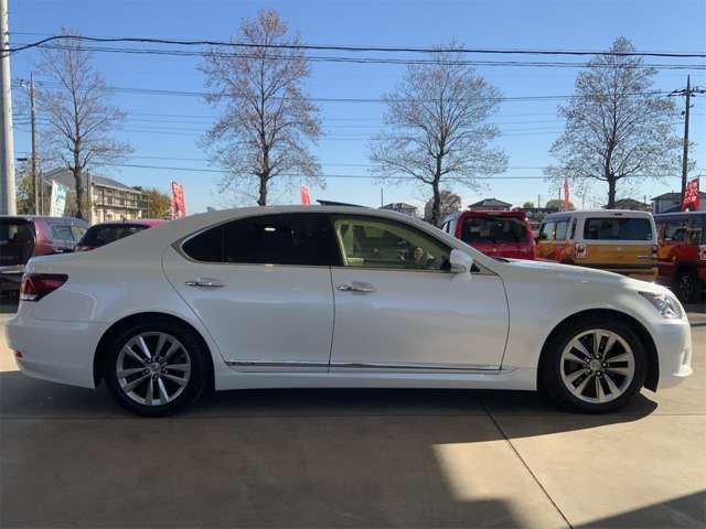 LEXUS LS600h