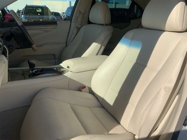 LEXUS LS600h