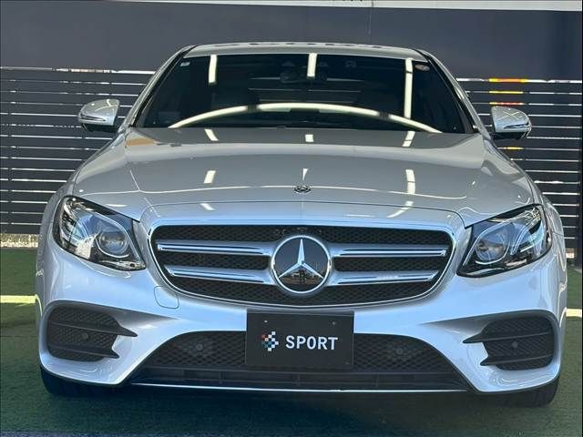 MERCEDES BENZ E class sedan