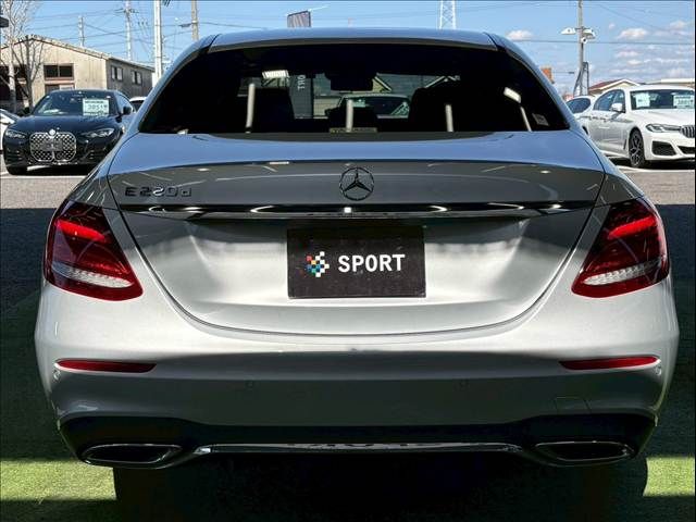 MERCEDES BENZ E class sedan