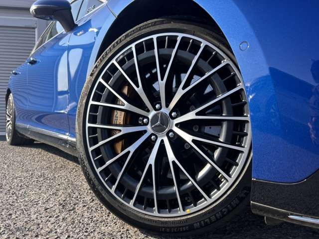 MERCEDES AMG EQE