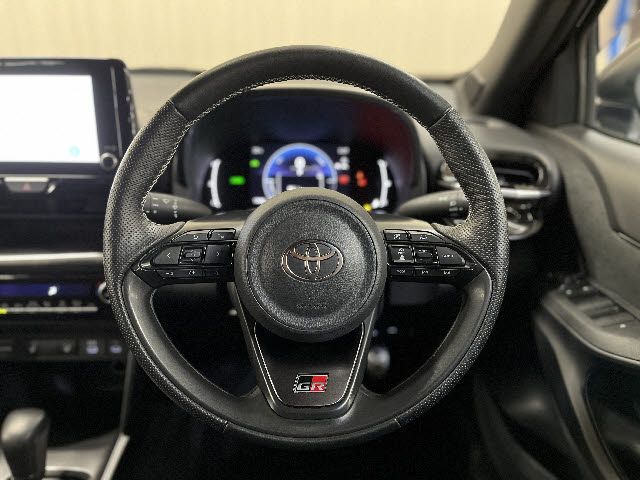 YARIS CROSS HYBRID