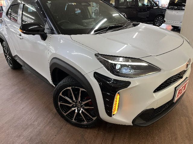YARIS CROSS HYBRID