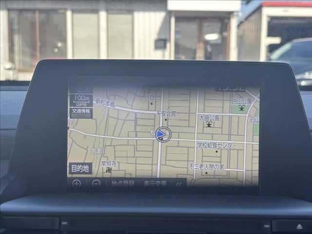 CROWN sedan hybrid
