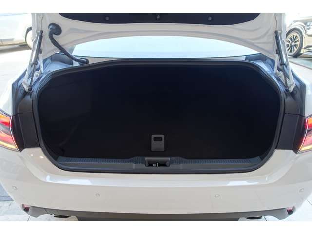 CROWN sedan hybrid 4WD