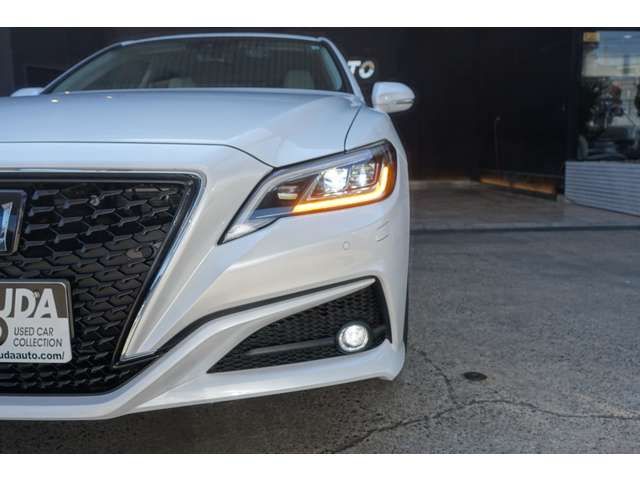 CROWN sedan hybrid 4WD