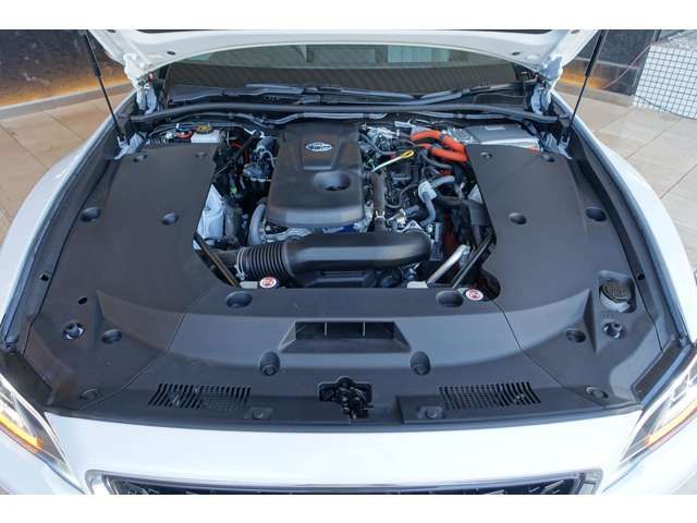 CROWN sedan hybrid 4WD