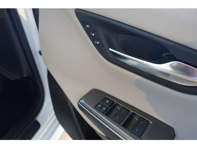 CROWN sedan hybrid 4WD