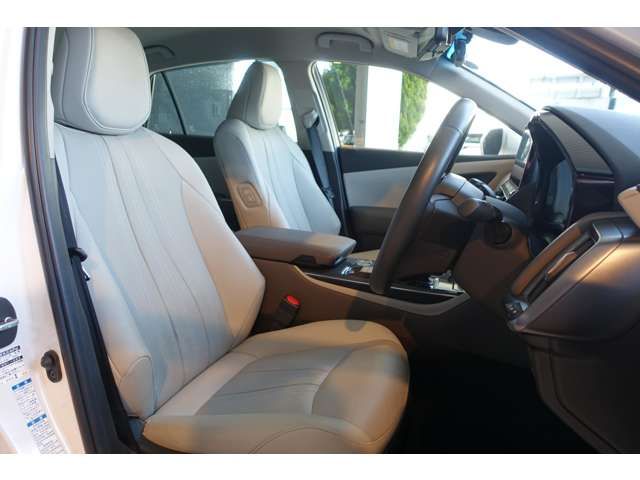 CROWN sedan hybrid 4WD