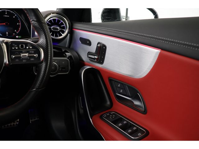 MERCEDES BENZ CLA Shooting Brake