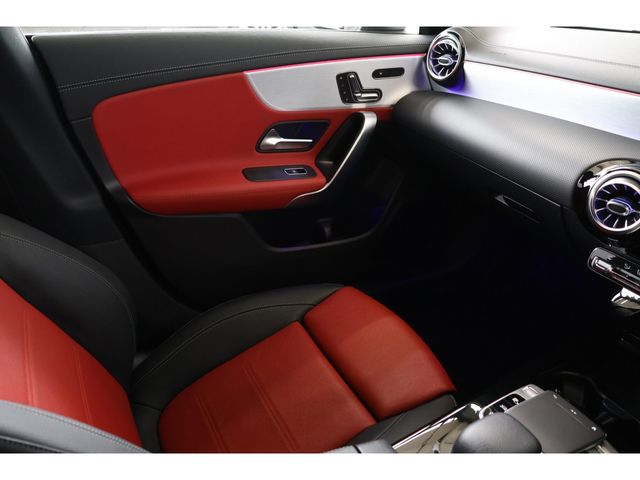MERCEDES BENZ CLA Shooting Brake