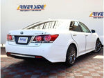 CROWN sedan