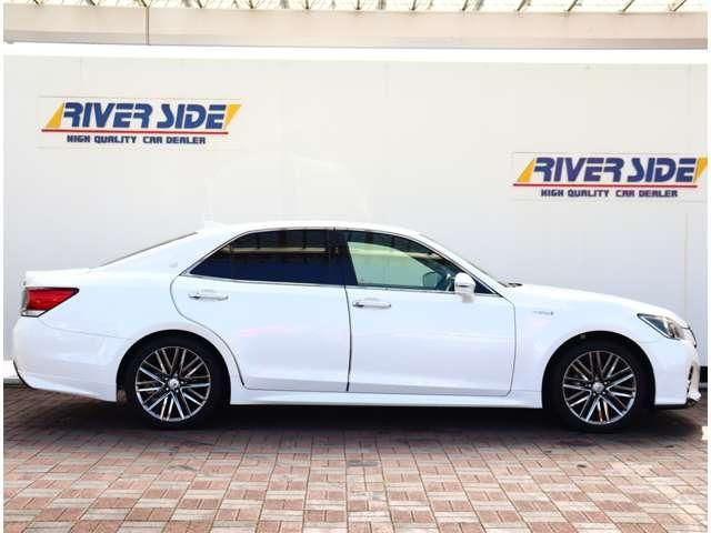 CROWN sedan
