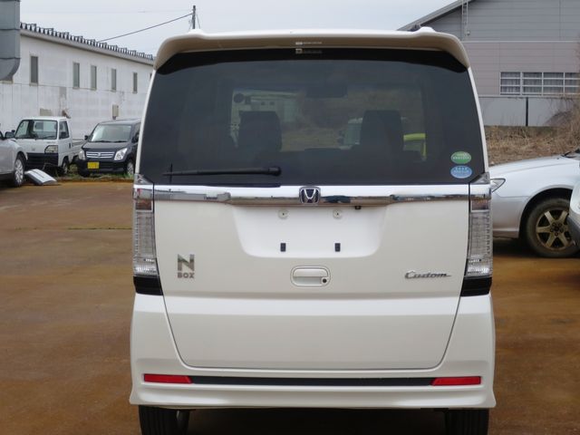 N-BOX CUSTOM 4WD