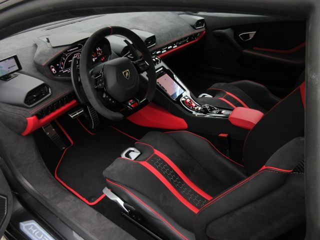 LAMBORGHINI HURACAN