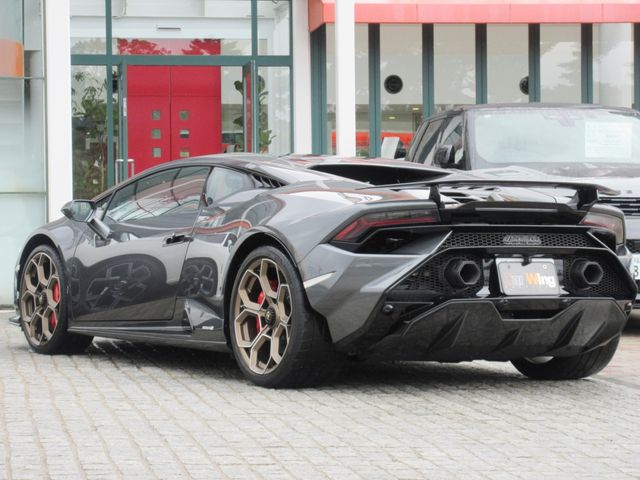 LAMBORGHINI HURACAN