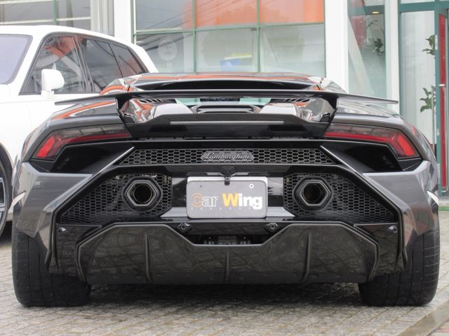 LAMBORGHINI HURACAN