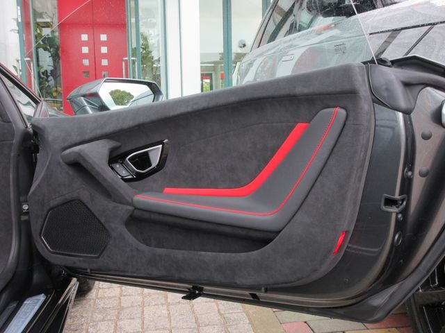 LAMBORGHINI HURACAN