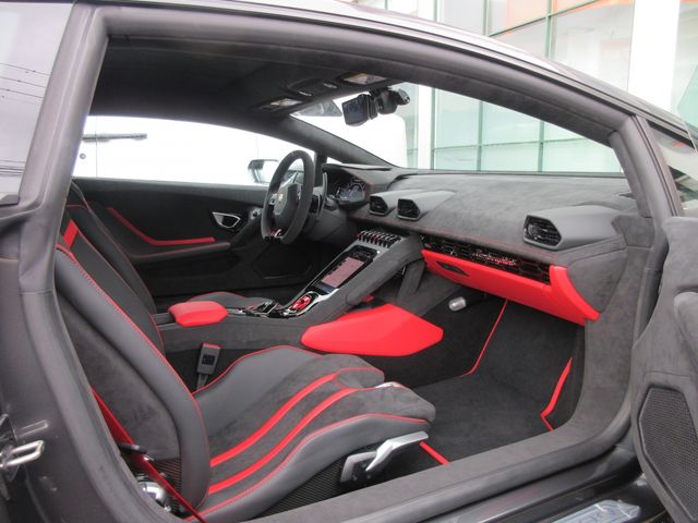 LAMBORGHINI HURACAN