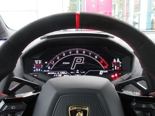 LAMBORGHINI HURACAN