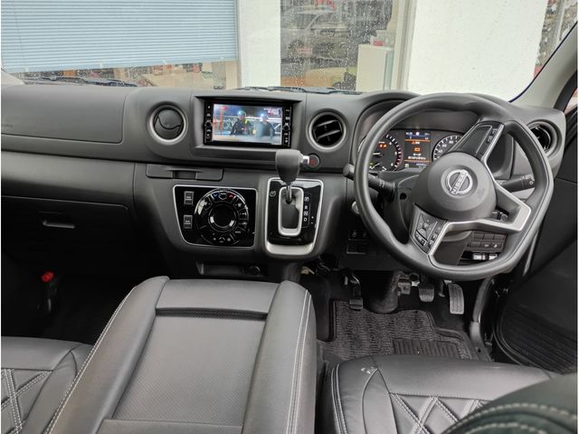 CARAVAN van 4WD