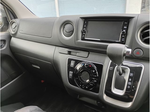 CARAVAN van 4WD