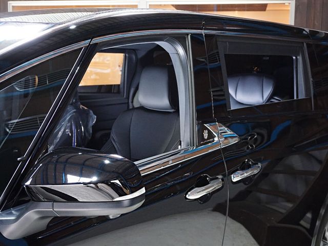 ALPHARD hybrid