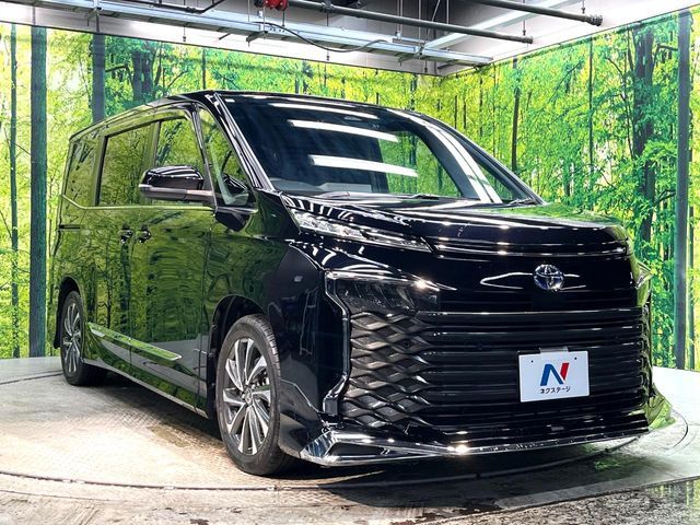 VOXY HYBRID