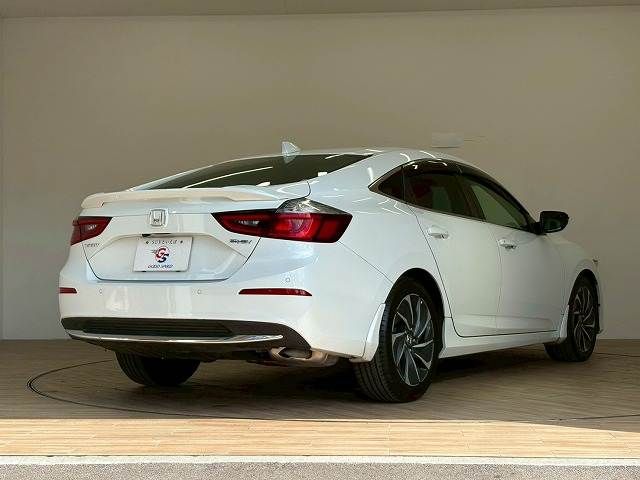 INSIGHT sedan