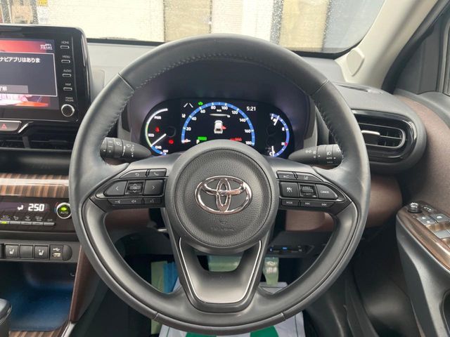 YARIS CROSS HYBRID