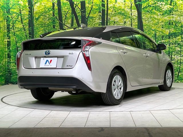 PRIUS 4WD