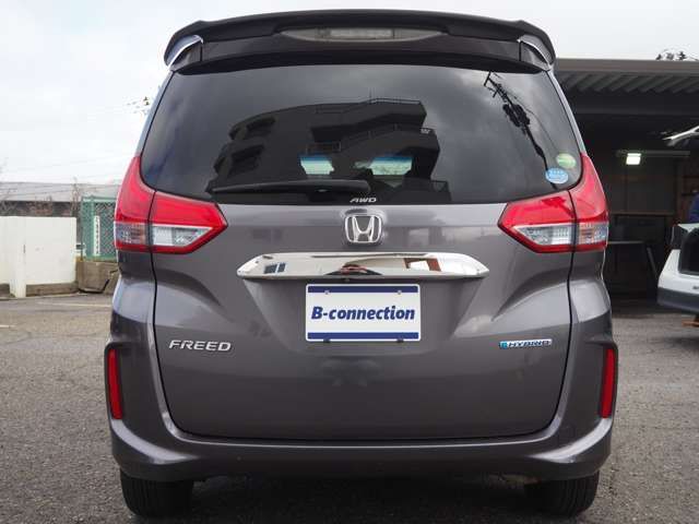 FREED HYBRID 4WD
