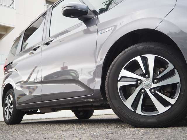 FREED HYBRID 4WD