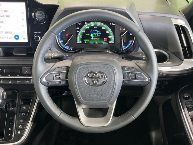 VOXY HYBRID