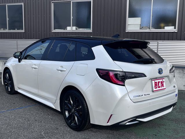 COROLLA TOURING HYBRID
