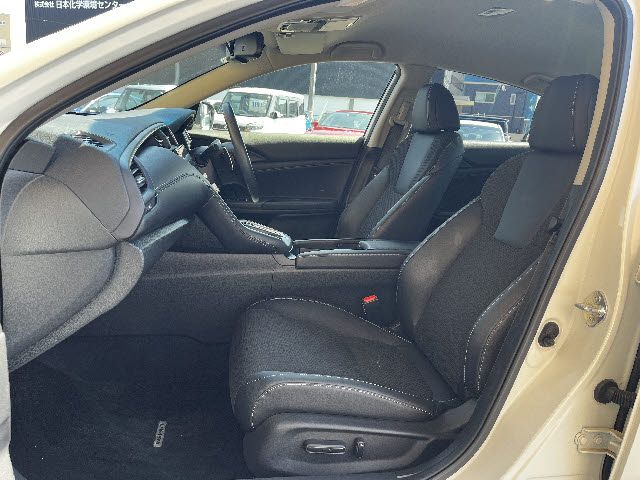 INSIGHT sedan