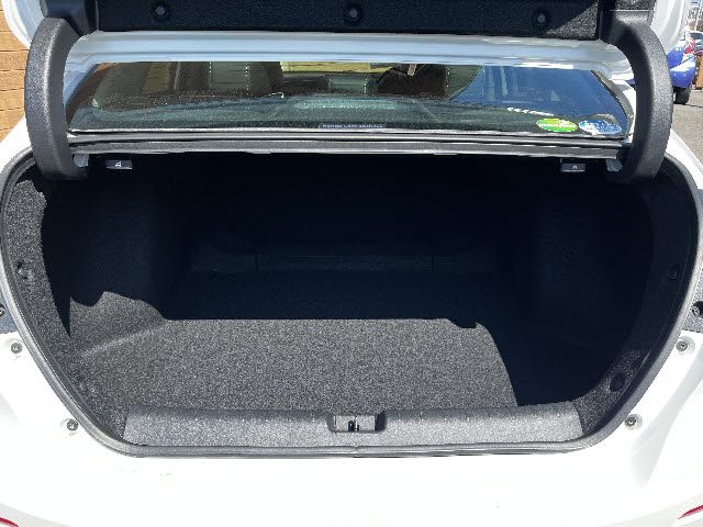 INSIGHT sedan